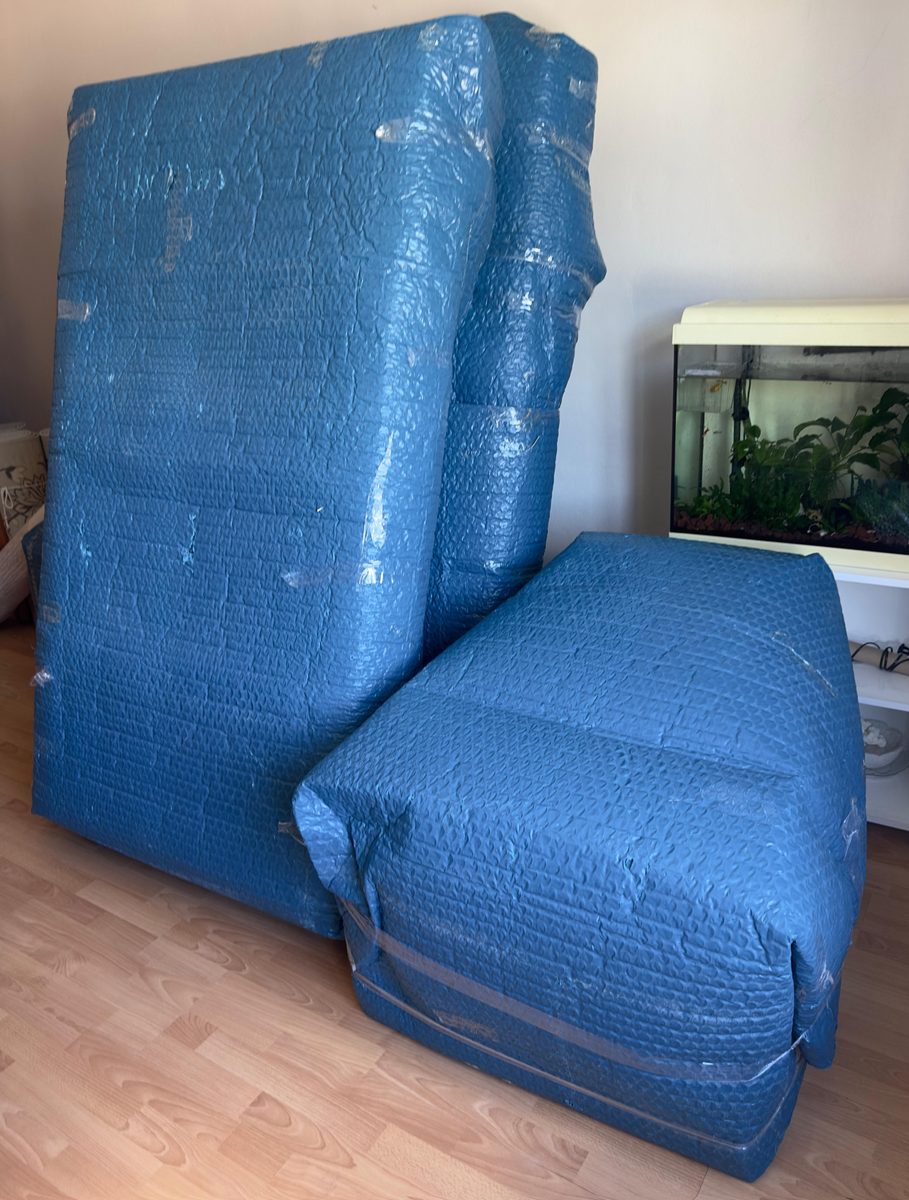 Taşıma için paketlenmiş koltuklar