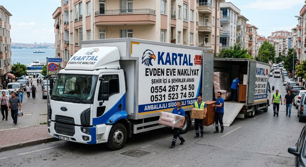 İstanbul sokağında kamyona yükleme